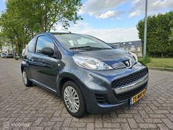 Grijs Gebruikt 2010 Peugeot 107 Urban Move Hatchback | € 1.349 (Eerlijke prijs)
