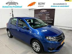 Blauw Gebruikt 2013 Dacia Sandero Lauréate Hatchback | € 4.995 (Eerlijke prijs)