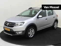 Grijs Gebruikt 2015 Dacia Sandero Lauréate Hatchback | € 8.940 (Eerlijke prijs)