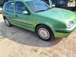Groen Gebruikt 1998 VW Golf IV Trendline | € 950