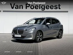 Skyscraper grey metallic (grijs metallic) Gebruikt 2023 BMW 225 Active Tourer Comfort Edition MPV | € 39.900 (Iets duurder)