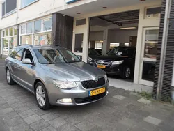 Grijs Gebruikt 2013 Skoda Superb Ambition Stationwagen | € 7.950