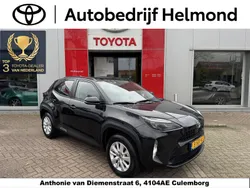 Zwart Gebruikt 2023 Toyota Yaris Cross Active SUV | € 27.749 (Eerlijke prijs)