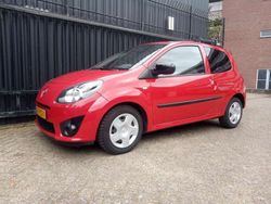 Rood, metallic lak Gebruikt 2011 Renault Twingo Collection Hatchback | € 3.149 (Eerlijke prijs)