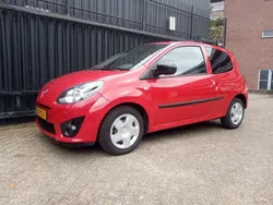 Rood, metallic lak Gebruikt 2011 Renault Twingo Collection Hatchback | € 3.499 (Eerlijke prijs)