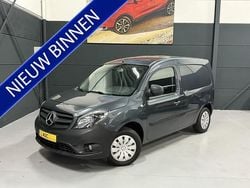 Grijs (metallic) Gebruikt 2019 Mercedes Citan 112 Van | € 13.950 (Goede deal)