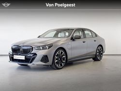 Bmw individual frozen pure grey metallic (grijs metallic) Gebruikt 2024 BMW 550e M Sport Sedan | € 86.895 (Goede deal)