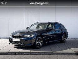 Saphirschwarz metallic (zwart metallic) Gebruikt 2024 BMW 320e Comfort Edition Stationwagen | € 43.900