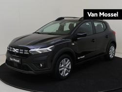 Zwart Gebruikt 2024 Dacia Sandero Expression Hatchback | € 20.925 (Eerlijke prijs)
