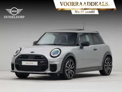 Groen, metallic lak Nieuw 2025 Mini John Cooper Works Hatchback | € 47.301 (Iets duurder)