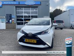 Wit Gebruikt 2014 Toyota Aygo X-play Hatchback | € 6.850 (Eerlijke prijs)