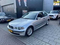 Grijs, metallic lak Gebruikt 2003 BMW 316 Compact Hatchback | € 1.999 (Eerlijke prijs)
