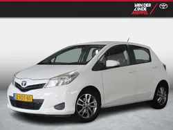Wit Gebruikt 2014 Toyota Yaris Hatchback | € 10.950 (Eerlijke prijs)