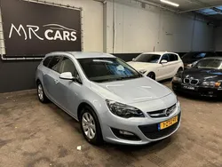 Grijs, metallic lak Gebruikt 2015 Opel Astra Edition Stationwagen | € 5.250 (Eerlijke prijs)