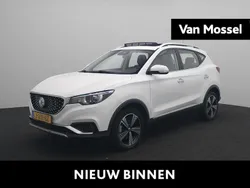 Wit Gebruikt 2020 MG ZS Luxury Sedan | € 14.995 (Eerlijke prijs)