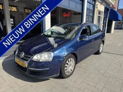 Blauw Gebruikt 2006 VW Jetta Comfortline Sedan | € 1.399 (Eerlijke prijs)