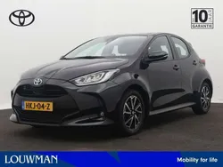 Zwart Gebruikt 2023 Toyota Yaris Hybrid Limited Hatchback | € 22.745 (Eerlijke prijs)