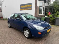 Blauw Gebruikt 2001 Ford Focus Trend Hatchback | € 899 (Eerlijke prijs)