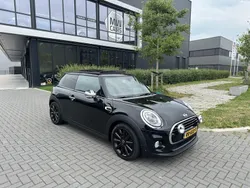 Zwart Gebruikt 2017 Mini Cooper Business Hatchback | € 17.990 (Duur)