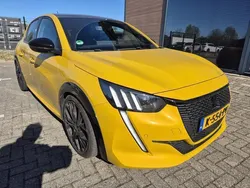 Geel, metallic lak Gebruikt 2021 Peugeot 208 GT-line Hatchback | € 14.999 (Goede deal)