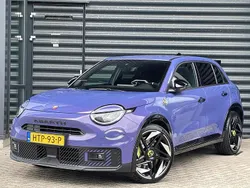 Paars Gebruikt 2025 Abarth 600 Scorpionissima SUV | € 52.082
