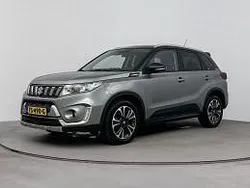 Grijs, metallic lak Gebruikt 2018 Suzuki Vitara SUV | € 21.000 (Iets duurder)