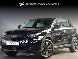 Zwart Nieuw 2025 Fiat 600E Urban SUV | € 29.890 (Goede deal)