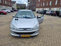 Grijs Gebruikt 2005 Peugeot 206 Hatchback | € 999 (Eerlijke prijs)