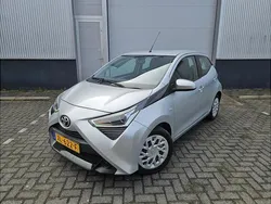 Gebruikt 2019 Toyota Aygo X-play Hatchback | € 9.999 (Eerlijke prijs)