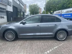 Zilver Gebruikt 2012 VW Jetta Comfortline Sedan | € 3.500 (Goede deal)