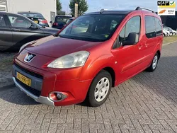 Rood, metallic lak Gebruikt 2012 Peugeot Partner Tepee Family MPV | € 4.950 (Eerlijke prijs)