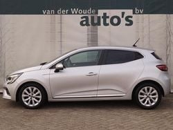 Grijs Gebruikt 2019 Renault Clio IV Intens Hatchback | € 9.900 (Eerlijke prijs)