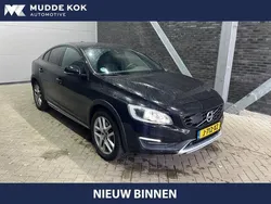 Zwart, metallic lak Gebruikt 2017 Volvo S60 CC Pro Sedan | € 25.900