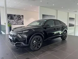 Zwart, metallic lak Gebruikt 2023 Citroën e-C4 Shine SUV | € 35.840