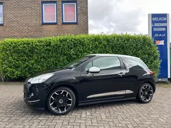 Zwart, metallic lak Gebruikt 2013 Citroën DS3 So Chic Hatchback | € 5.950 (Eerlijke prijs)