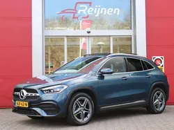 Blauw, metallic lak Gebruikt 2022 Mercedes GLA250 AMG line SUV | € 41.940 (Eerlijke prijs)