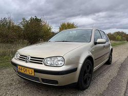Beige Gebruikt 2001 VW Golf IV Trendline Hatchback | € 2.600 (Iets duurder)