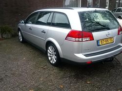 Zilver Gebruikt 2005 Opel Vectra Essentia Stationwagen | € 1.650 (Eerlijke prijs)