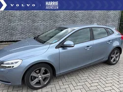 Blauw Gebruikt 2017 Volvo V40 Stationwagen | € 16.694 (Eerlijke prijs)