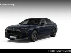 Zwart Nieuw 2025 BMW M760e M Sport Sedan | € 185.545