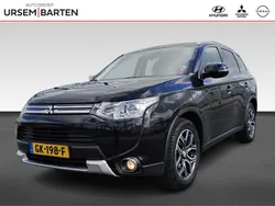 Zwart Gebruikt 2015 Mitsubishi Outlander P-HEV Edition SUV | € 16.430 (Eerlijke prijs)