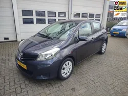 Blauw Gebruikt 2013 Toyota Yaris Hatchback | € 9.500 (Iets duurder)