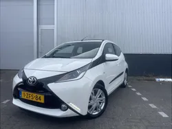 Gebruikt 2015 Toyota Aygo X-wave Hatchback | € 9.599 (Eerlijke prijs)