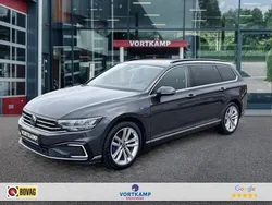 Grijs, metallic lak Gebruikt 2021 VW Passat GTE Stationwagen | € 26.500 (Eerlijke prijs)