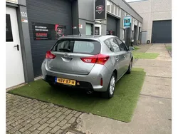 Grijs Gebruikt 2013 Toyota Auris Hatchback | € 9.950 (Goede deal)