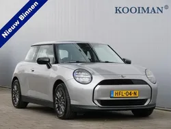 Grijs Gebruikt 2025 Mini Cooper Essential Hatchback | € 25.850 (Eerlijke prijs)