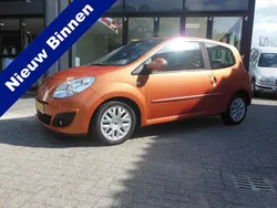 Oranje Gebruikt 2008 Renault Twingo Initiale Hatchback | € 2.650 (Eerlijke prijs)