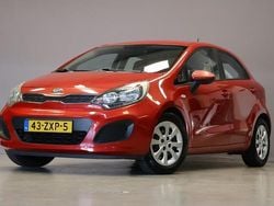 Rood Gebruikt 2013 Kia Rio Comfort Hatchback | € 6.745 (Goede deal)