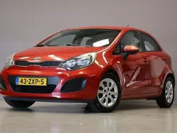 Rood Gebruikt 2013 Kia Rio Comfort Hatchback | € 6.745 (Goede deal)