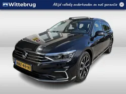 Zwart Gebruikt 2020 VW Passat Business Stationwagen | € 24.950 (Iets duurder)